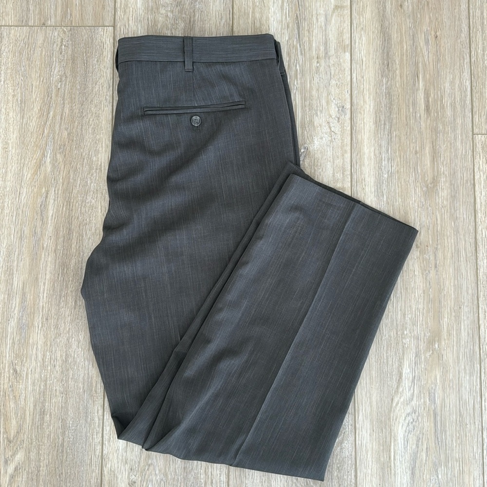 Men’s 38x30 Van Heusen Dress Pants